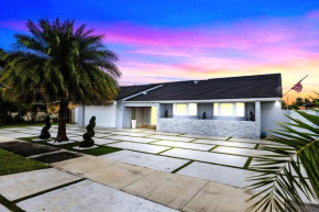 Spectacular Miami 12 mil to Downtown GameRoom Pool